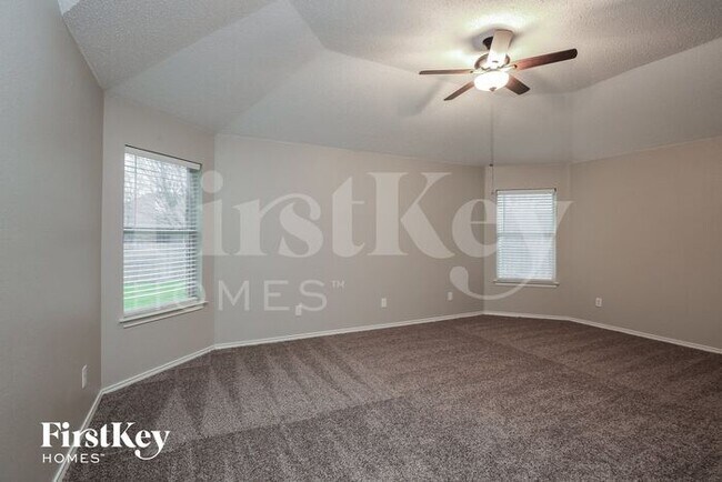 Building Photo - 513 Branch Ln