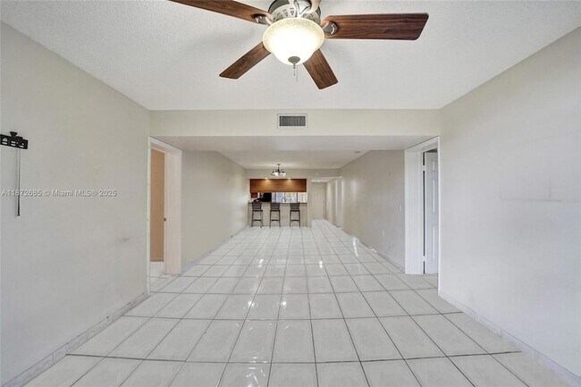 Building Photo - 1502 Whitehall Dr