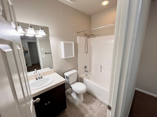 Building Photo - $2,495 Ashlan & Dewolf, 4 Bedrooms - Del D...