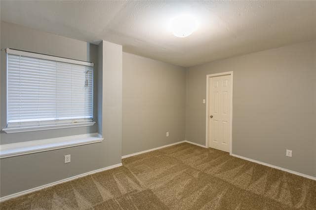 Building Photo - 2021 Bridgeport Dr