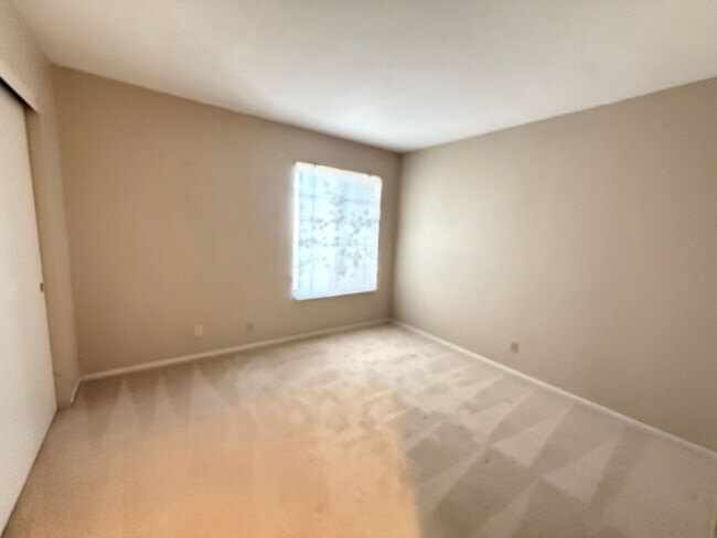 Building Photo - 3 Bedroom Condo available in Arroyo Grande