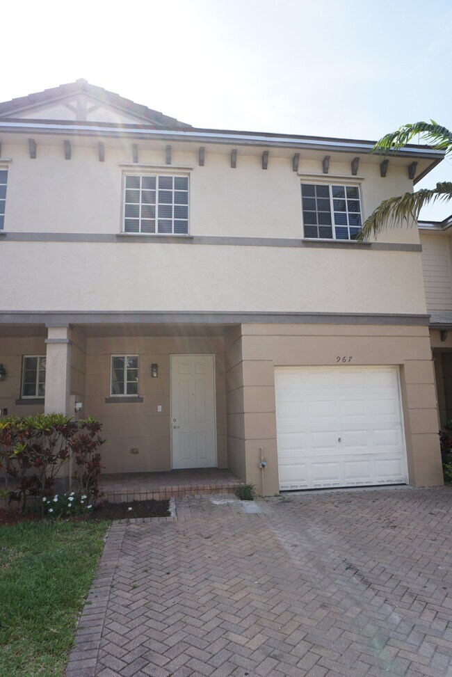 Building Photo - 967 Abaco Ln