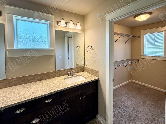 Building Photo - 63151 Black Powder Ln