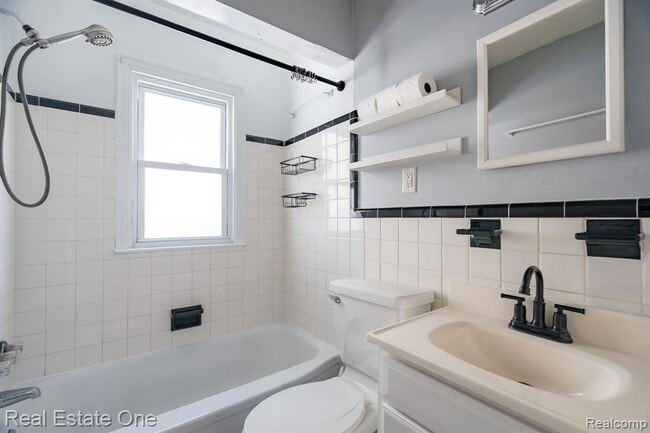 Building Photo - 2989 Cummings Ave