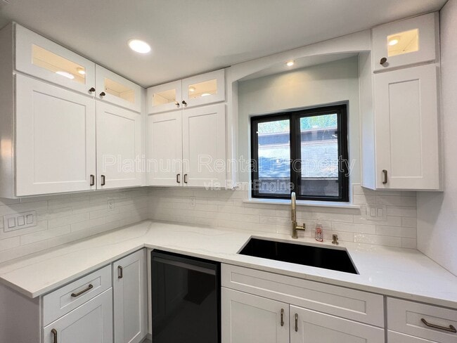 Building Photo - 1331 Buttercup Ct