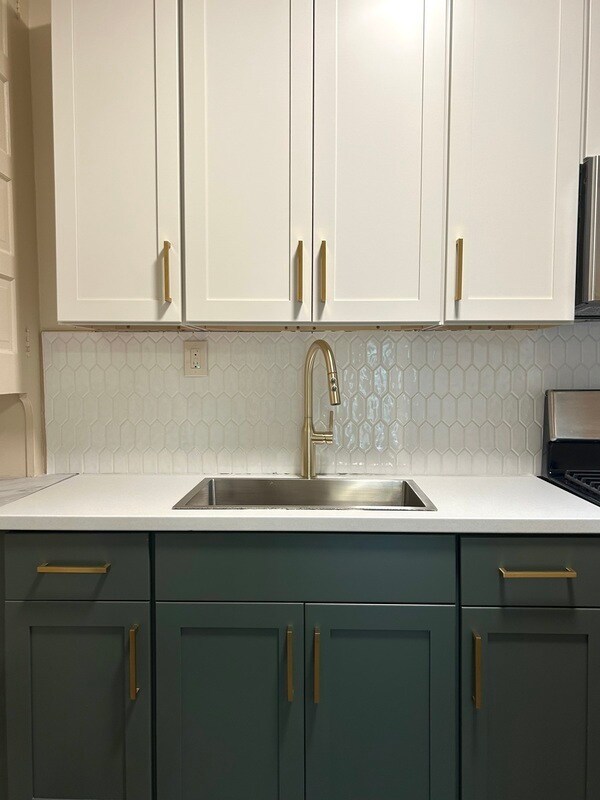 Building Photo - 2750 Broadway Ave