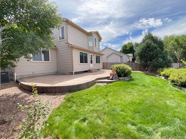 Building Photo - 4 Bedroom Home Available Near Constitution...