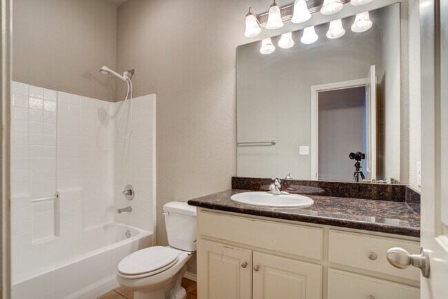 Building Photo - Great newer home in Frenship ISD