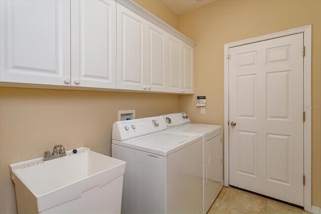 Building Photo - 11445 Vicolo Loop