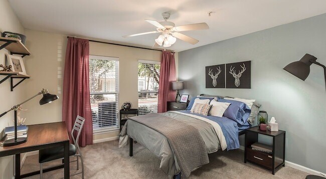 Building Photo - 1725 Harvey Mitchell Pkwy S