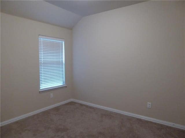 Building Photo - 2109 Sun Creek Dr