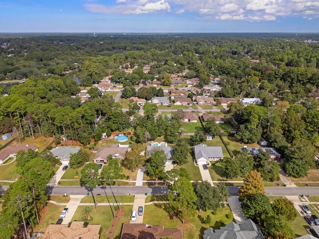 Building Photo - 114 Dana Pointe