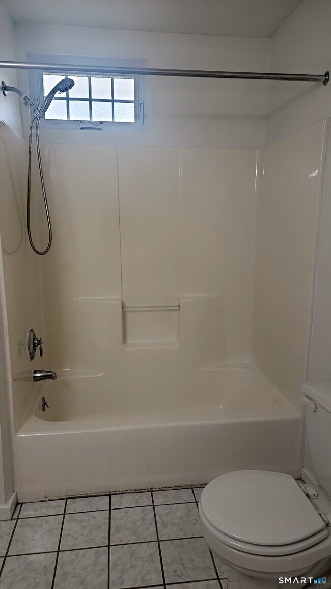 Building Photo - 20 Apple Way