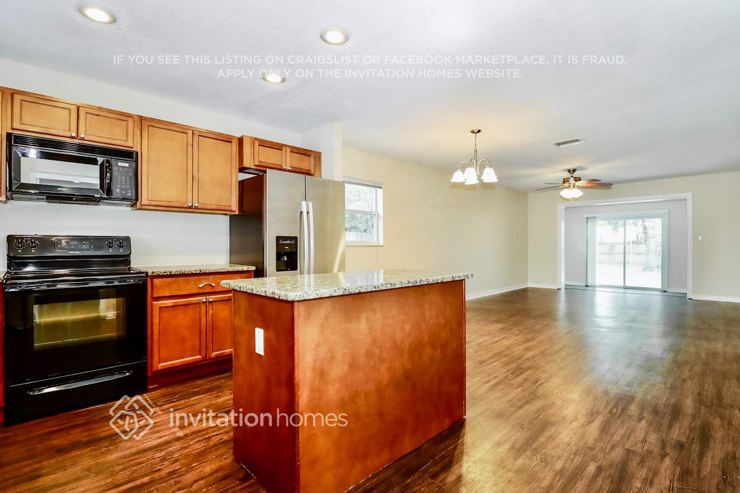 Building Photo - 2512 Casilla Wy S