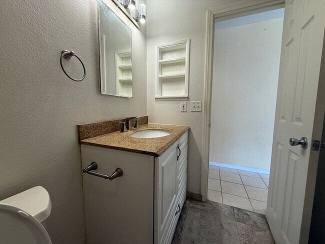 Building Photo - Beautiful Spring Valley home