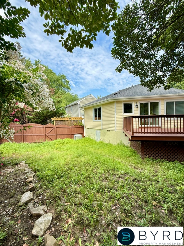 Building Photo - 1703 Sheldrake Ct