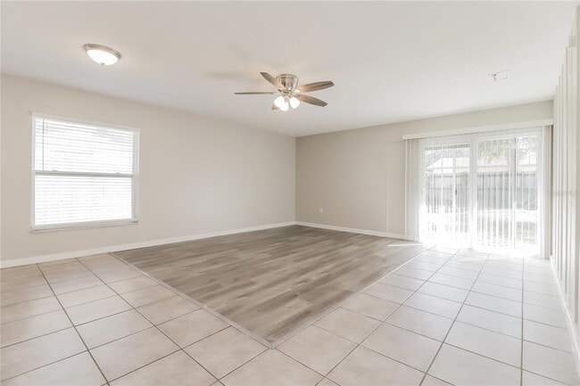 Building Photo - 6621 Voltaire Dr
