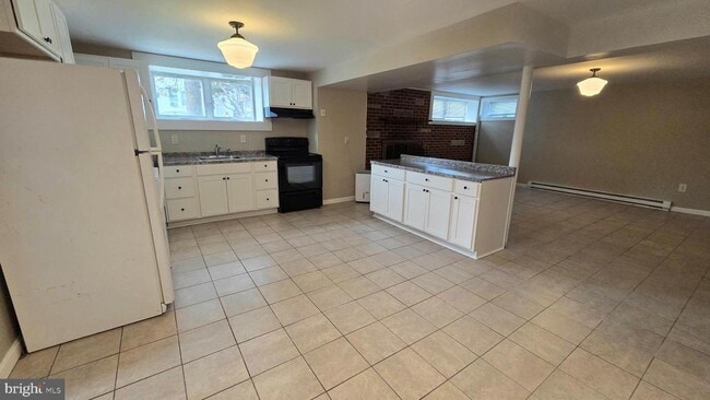 Building Photo - 4400 4th St