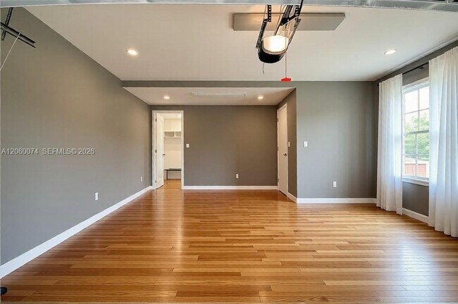 Building Photo - 302 2nd St N