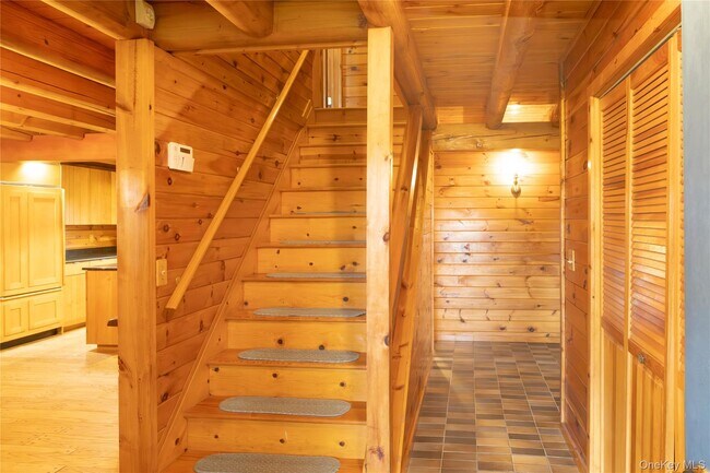 Building Photo - 618 Clapp Hill Rd