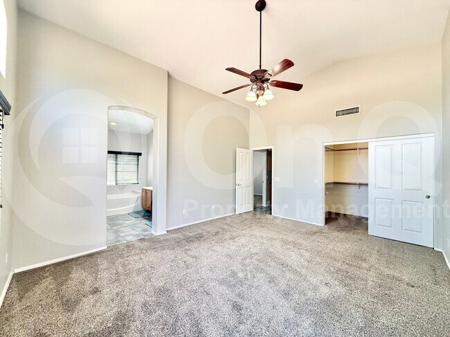 Building Photo - 1523 E Black Diamond Dr