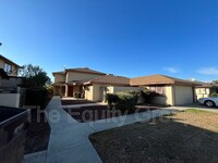 Building Photo - 1041 Stonegate Cove Dr