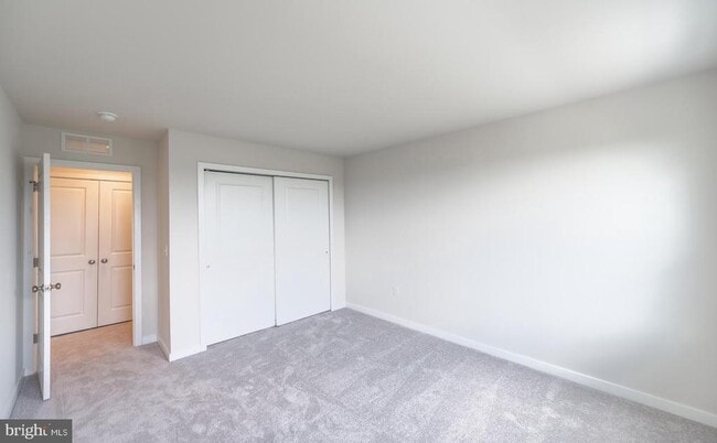 Building Photo - 715 Platinum Dr