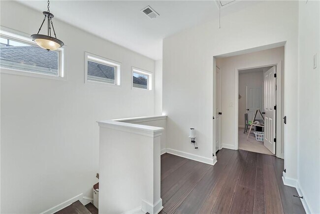 Building Photo - 7555 Scarlet Dr