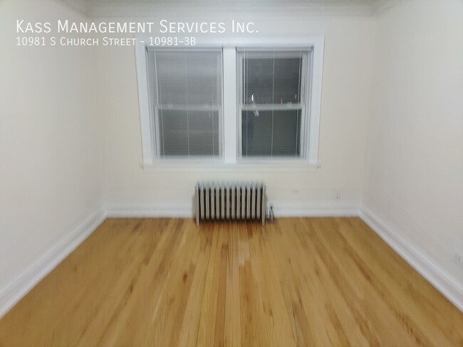 Building Photo - Charming and Spacious 1bed! Heat Included!