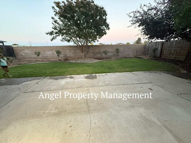 Building Photo - 9131 Brienne Way
