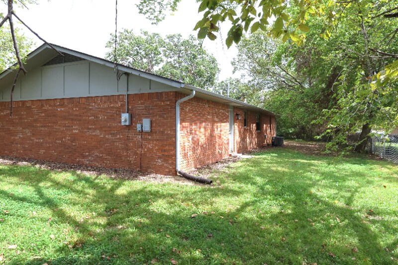Building Photo - 610 E Peoria Ave