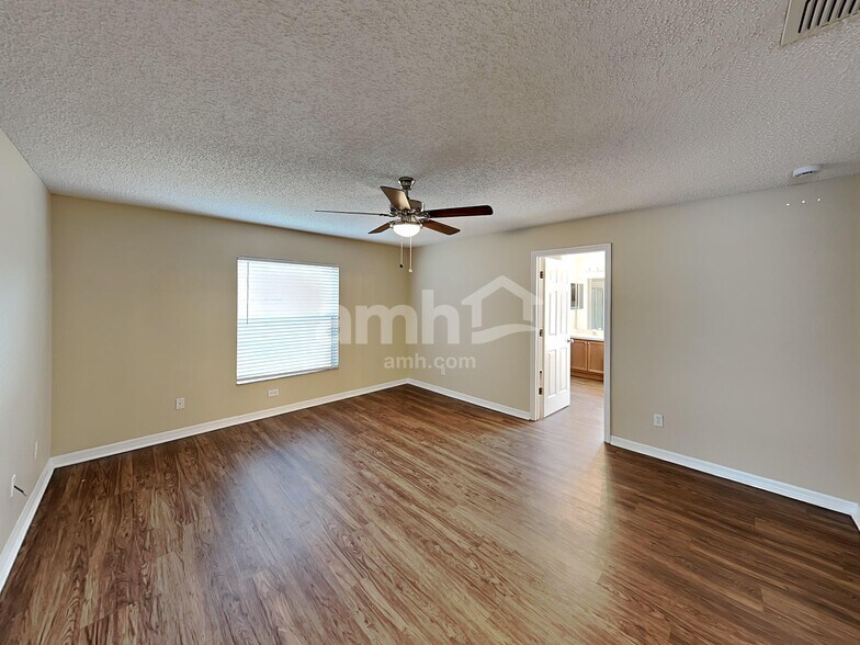 Building Photo - 1110 Bluegrass Dr