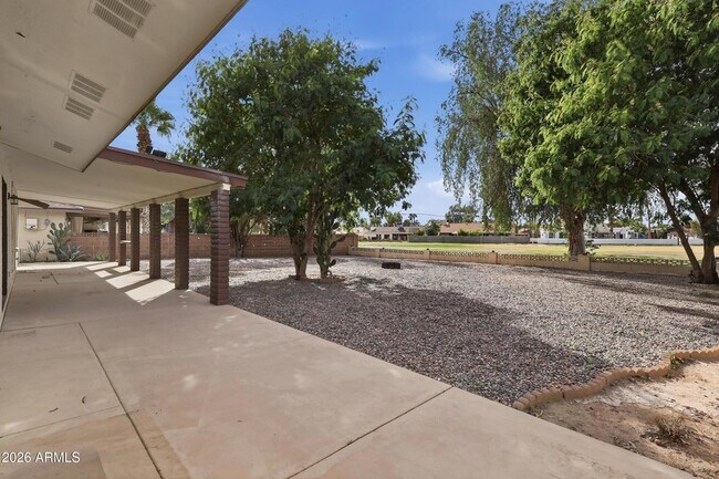 Building Photo - 620 S Essex Ln