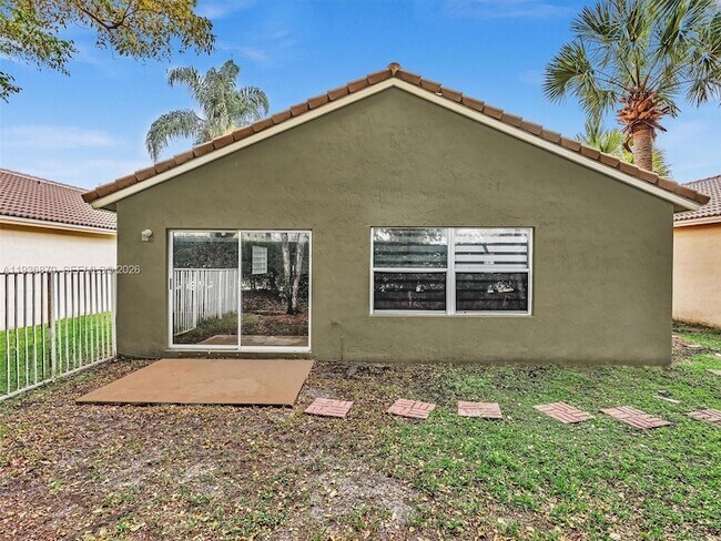 Building Photo - 4147 Sapphire Terrace