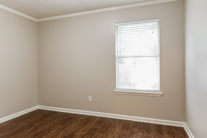 Building Photo - 2138 Joseph Hewes Ct