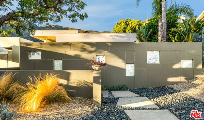 Building Photo - 18105 Sandy Cape Dr