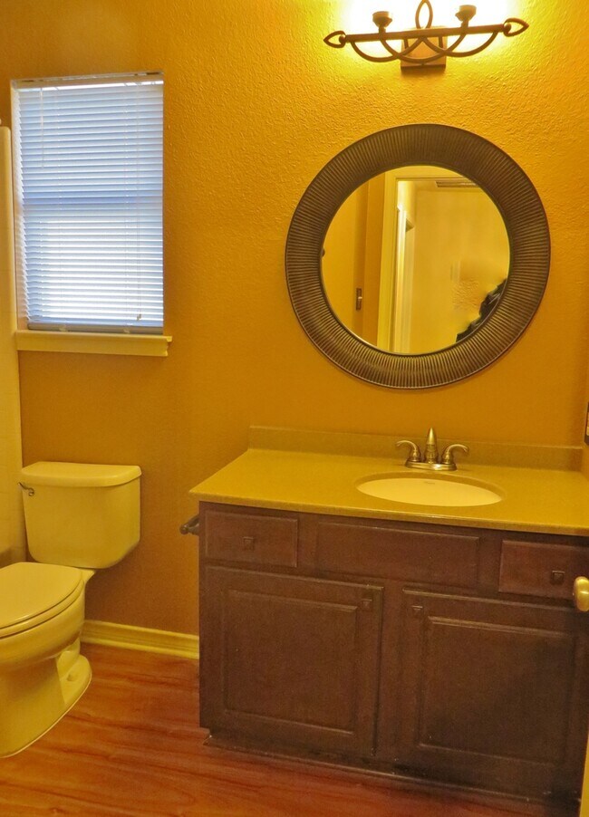 Building Photo - 3 Bedroom 2 Bathroom Parkview Estates Home