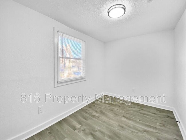 Building Photo - 4802 Locust Ave