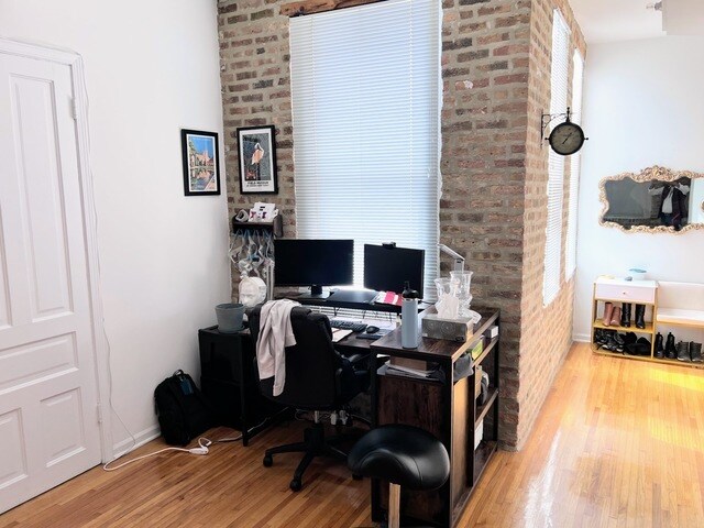 Building Photo - 2129 N Southport Ave