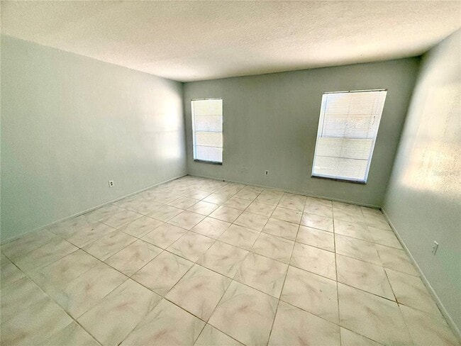 Building Photo - 10159 Crown Ct