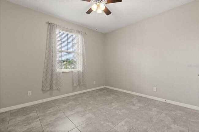 Building Photo - 1046 Grand Hilltop Dr