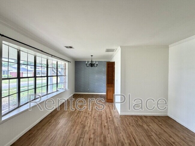Building Photo - 9022 E 30th St