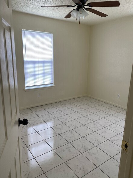 Building Photo - 1104 Georgetown Rd