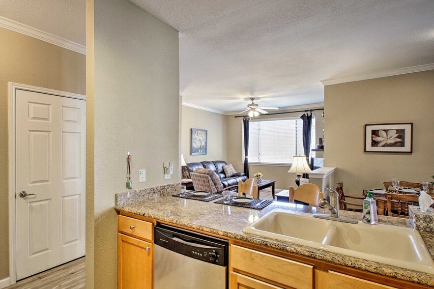 Building Photo - 7009 E Acoma Dr