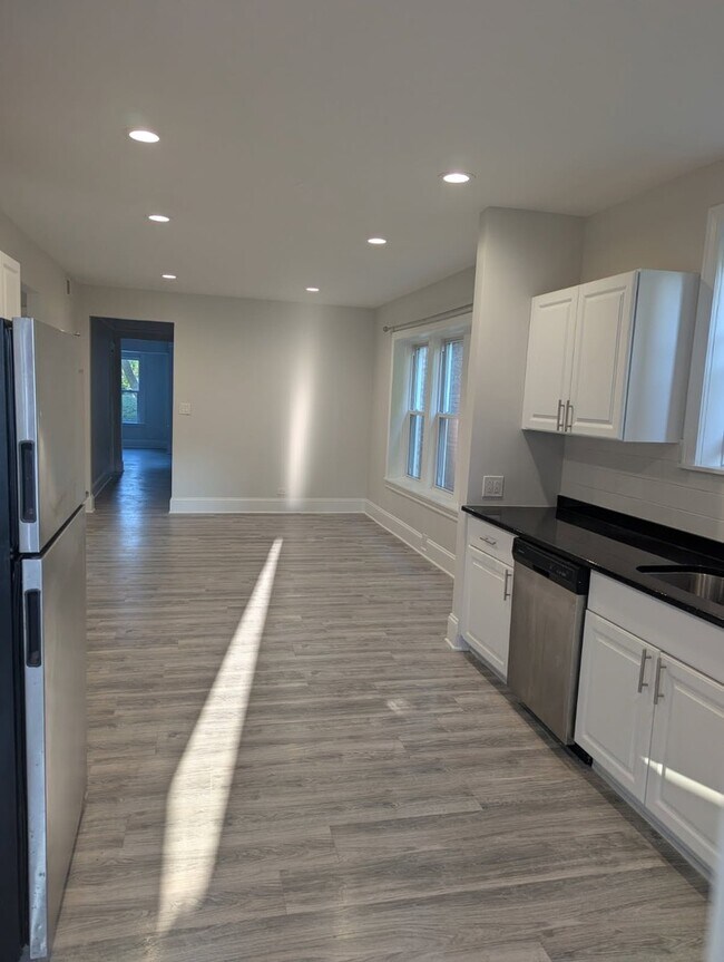 Building Photo - 7910 Karlov Ave