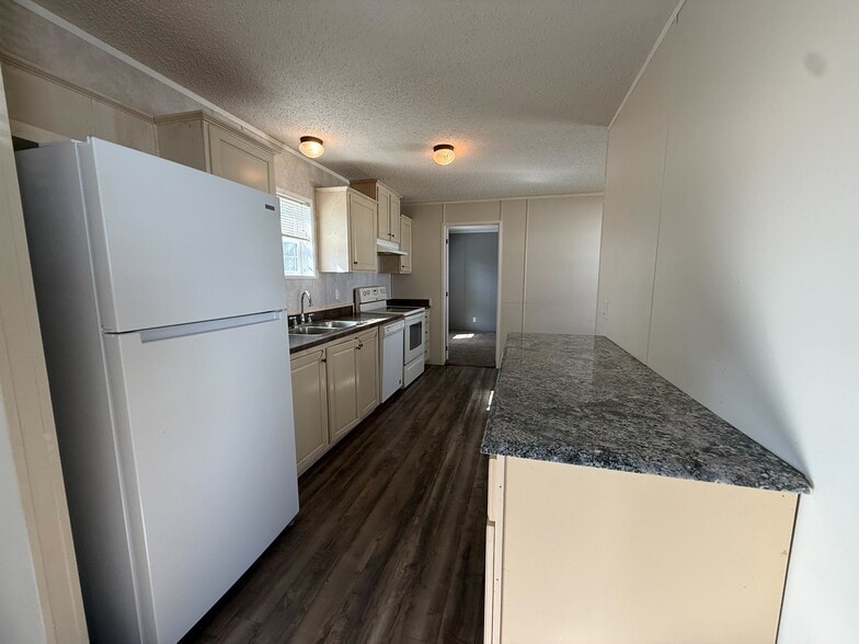 Building Photo - 11924 Springbrook Ct