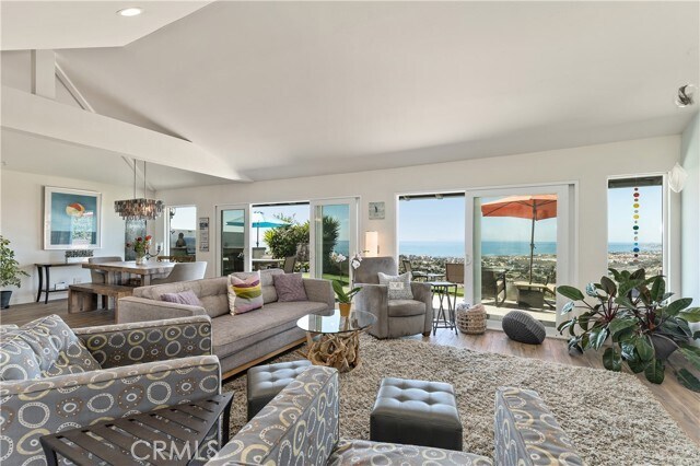 Building Photo - 723 Avenida Presidio