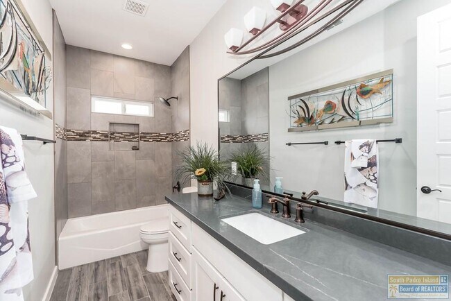 Building Photo - 86 Torrey Pines Dr