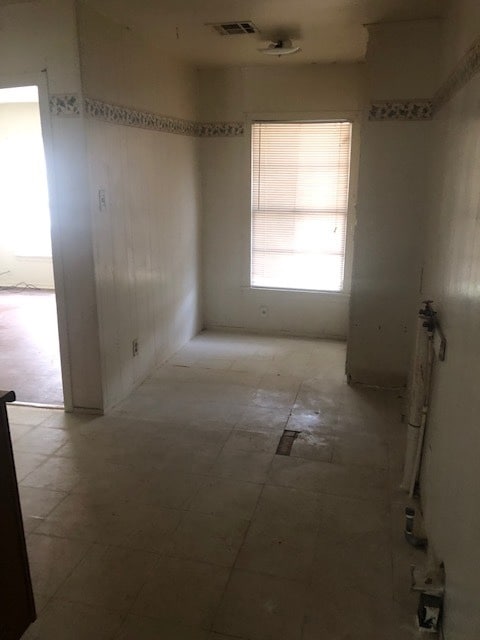 Building Photo - 713 W 75th St