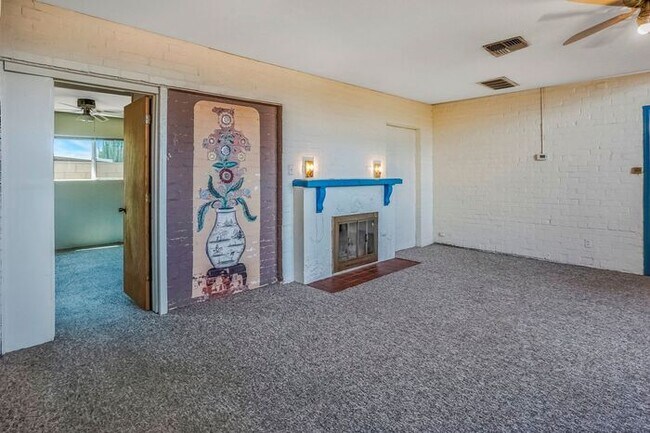 Building Photo - Coming Soon - Charming, Spacious 1Bdrm/1Ba...